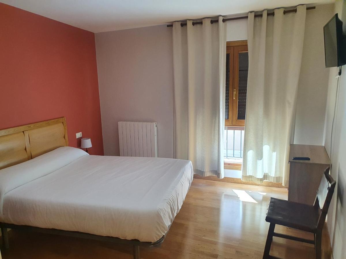 Hostal Rural 18 De Abril Olite Dış mekan fotoğraf